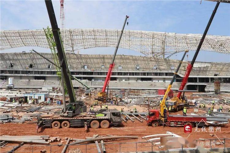 截至目前,3万座体育场及附属设施建设已完成工程量的72%,  预计今年9